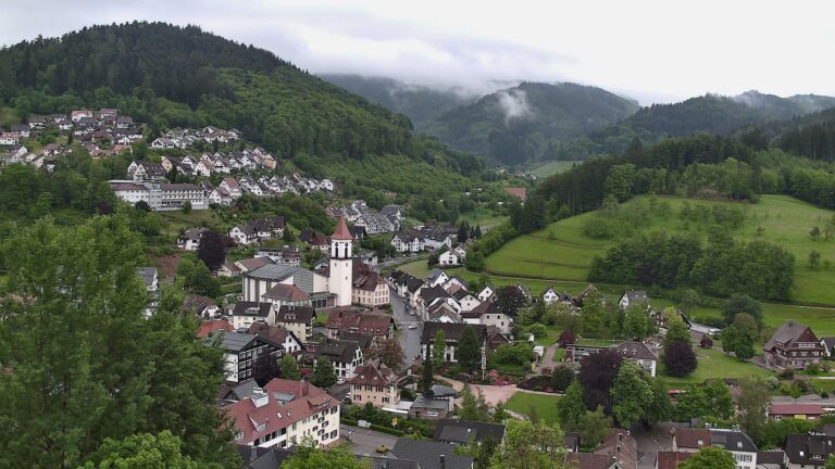 Dieses Bild zeigt eine Webcam-Aufnahme von Ottenhöfen, aufgenommen am Samstag, den 16.05.2026 um 08:50 Uhr