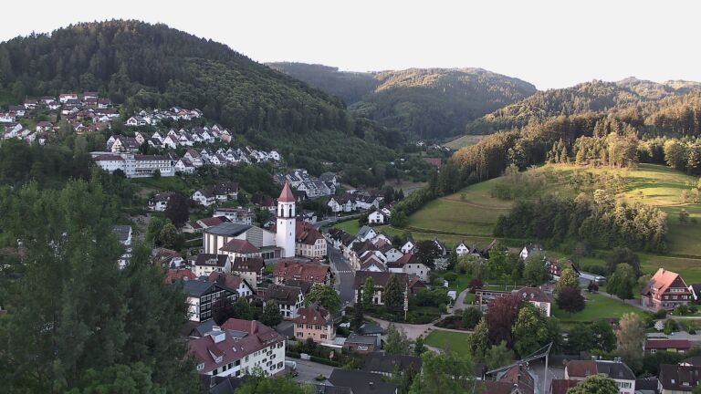 Dieses Bild zeigt eine Webcam-Aufnahme von Ottenhöfen, aufgenommen am Sonntag, den 14.06.2026 um 06:20 Uhr