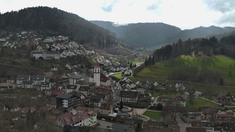 Dieses Bild zeigt eine Webcam-Aufnahme von Ottenhöfen, aufgenommen am Mittwoch, den 01.04.2026 um 12:30 Uhr