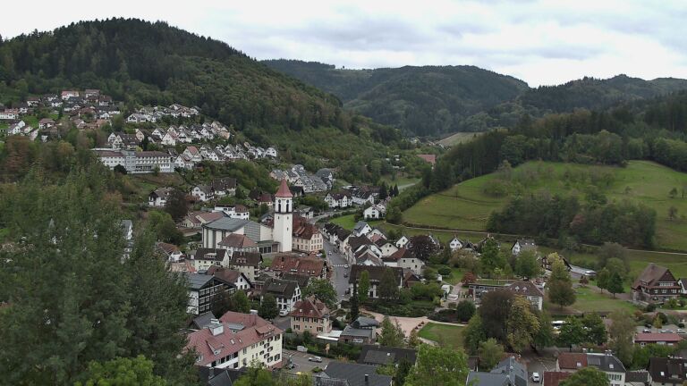 Dieses Bild zeigt eine Webcam-Aufnahme von Ottenhöfen, aufgenommen am Freitag, den 09.10.2026 um 16:40 Uhr