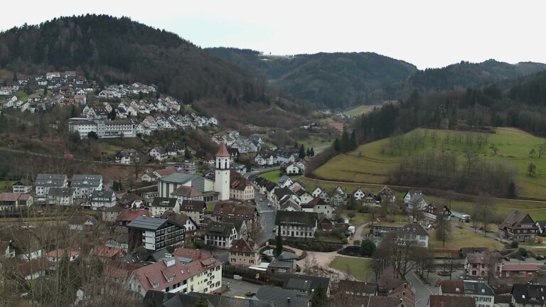 Dieses Bild zeigt eine Webcam-Aufnahme von Ottenhöfen, aufgenommen am Dienstag, den 27.01.2026 um 15:10 Uhr