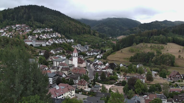 Dieses Bild zeigt eine Webcam-Aufnahme von Ottenhöfen, aufgenommen am Donnerstag, den 20.08.2026 um 13:40 Uhr