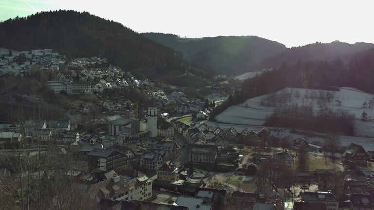 Dieses Bild zeigt eine Webcam-Aufnahme von Ottenhöfen, aufgenommen am Donnerstag, den 01.01.2026 um 12:30 Uhr