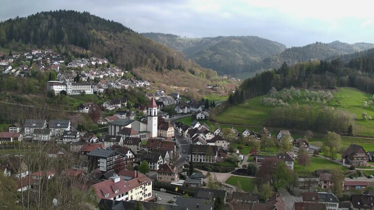 Dieses Bild zeigt eine Webcam-Aufnahme von Ottenhöfen, aufgenommen am Dienstag, den 14.04.2026 um 18:30 Uhr