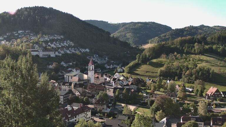 Dieses Bild zeigt eine Webcam-Aufnahme von Ottenhöfen, aufgenommen am Dienstag, den 15.09.2026 um 09:10 Uhr