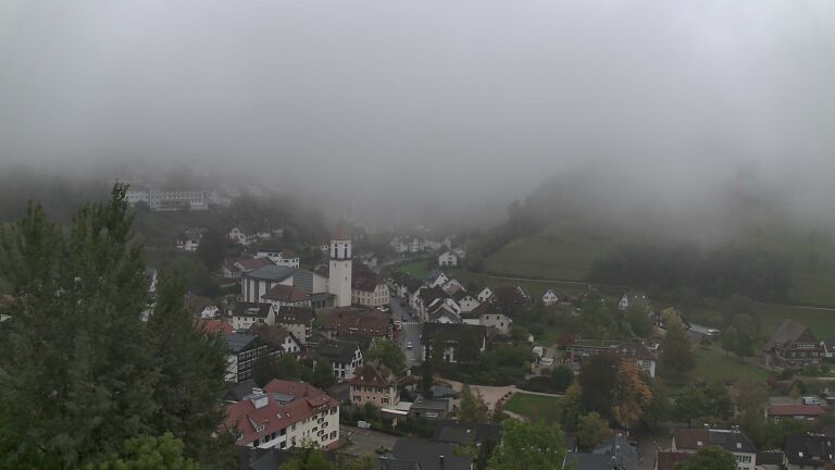 Dieses Bild zeigt eine Webcam-Aufnahme von Ottenhöfen, aufgenommen am Sonntag, den 18.10.2026 um 09:10 Uhr