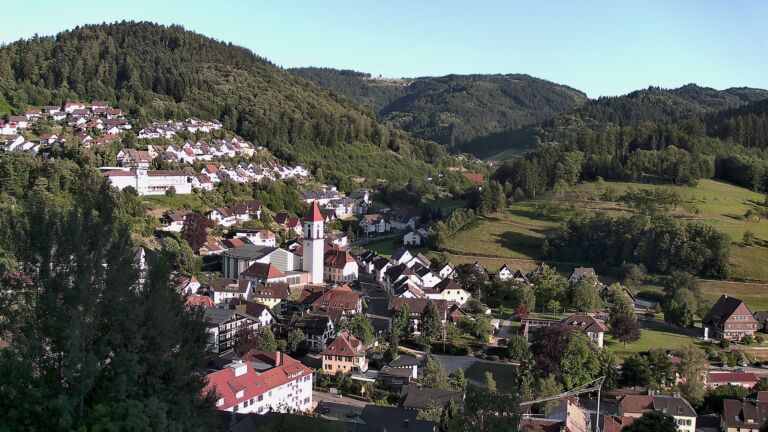 Dieses Bild zeigt eine Webcam-Aufnahme von Ottenhöfen, aufgenommen am Mittwoch, den 01.07.2026 um 19:40 Uhr