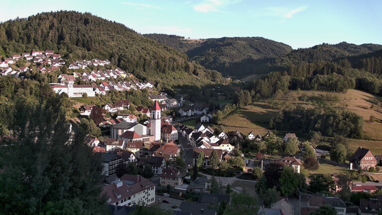 Dieses Bild zeigt eine Webcam-Aufnahme von Ottenhöfen, aufgenommen am Sonntag, den 12.07.2026 um 20:20 Uhr