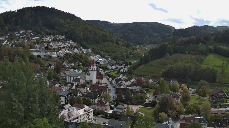 Dieses Bild zeigt eine Webcam-Aufnahme von Ottenhöfen, aufgenommen am Freitag, den 23.10.2026 um 14:10 Uhr