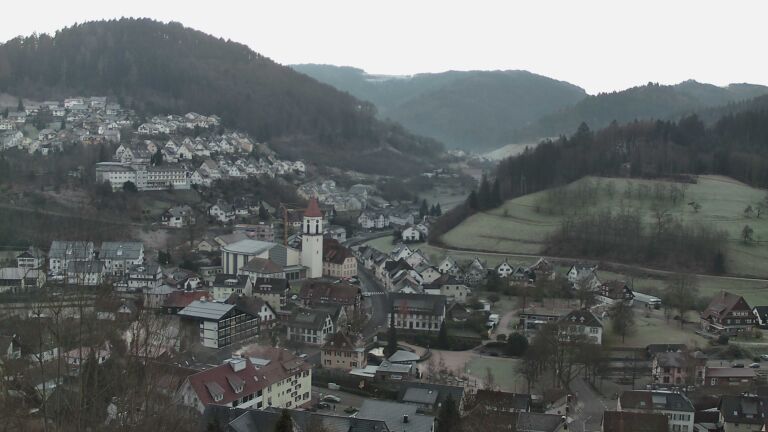 Dieses Bild zeigt eine Webcam-Aufnahme von Ottenhöfen, aufgenommen am Freitag, den 26.12.2025 um 08:30 Uhr