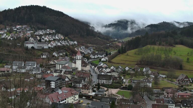 Dieses Bild zeigt eine Webcam-Aufnahme von Ottenhöfen, aufgenommen am Dienstag, den 24.02.2026 um 15:00 Uhr