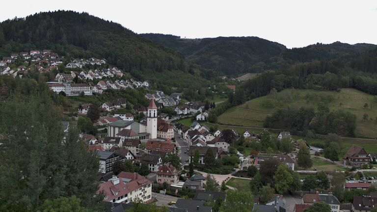 Dieses Bild zeigt eine Webcam-Aufnahme von Ottenhöfen, aufgenommen am Sonntag, den 13.09.2026 um 14:30 Uhr