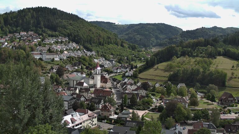 Dieses Bild zeigt eine Webcam-Aufnahme von Ottenhöfen, aufgenommen am Montag, den 07.09.2026 um 15:00 Uhr