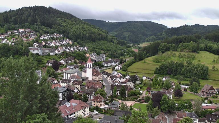 Dieses Bild zeigt eine Webcam-Aufnahme von Ottenhöfen, aufgenommen am Mittwoch, den 03.06.2026 um 08:00 Uhr