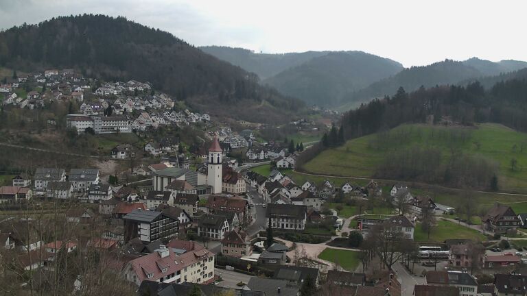 Dieses Bild zeigt eine Webcam-Aufnahme von Ottenhöfen, aufgenommen am Montag, den 23.03.2026 um 13:30 Uhr