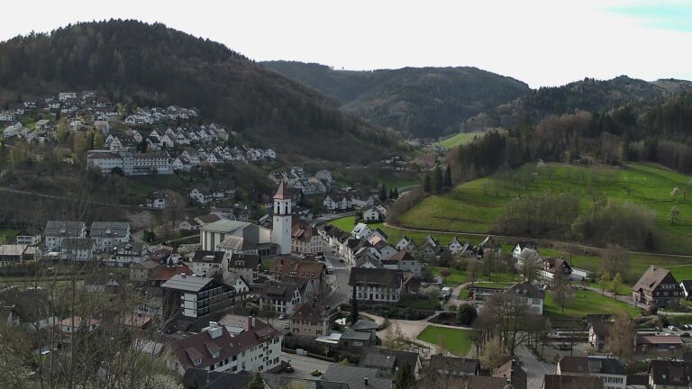 Dieses Bild zeigt eine Webcam-Aufnahme von Ottenhöfen, aufgenommen am Montag, den 06.04.2026 um 09:50 Uhr