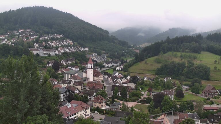 Dieses Bild zeigt eine Webcam-Aufnahme von Ottenhöfen, aufgenommen am Mittwoch, den 01.07.2026 um 07:00 Uhr