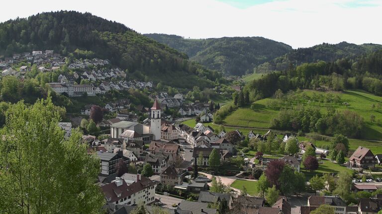 Dieses Bild zeigt eine Webcam-Aufnahme von Ottenhöfen, aufgenommen am Dienstag, den 28.04.2026 um 09:50 Uhr