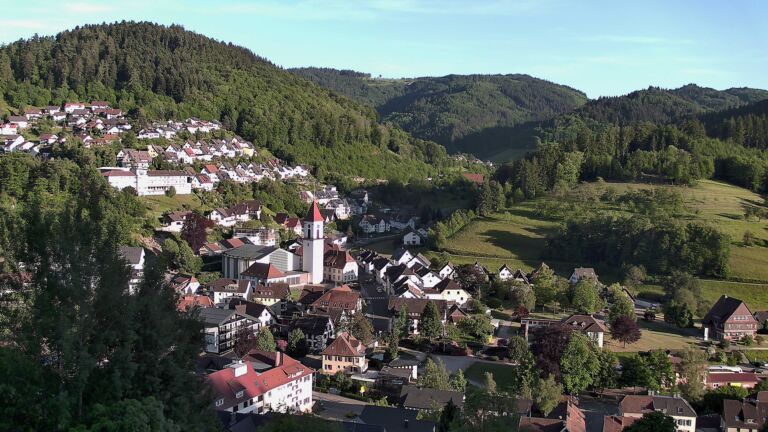 Dieses Bild zeigt eine Webcam-Aufnahme von Ottenhöfen, aufgenommen am Freitag, den 22.05.2026 um 19:40 Uhr