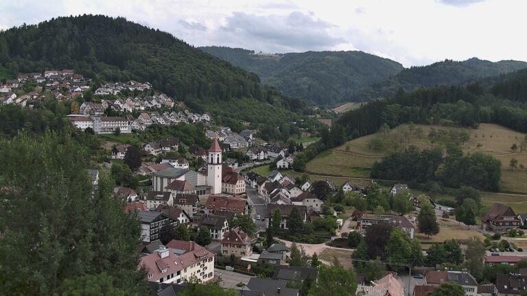 Dieses Bild zeigt eine Webcam-Aufnahme von Ottenhöfen, aufgenommen am Mittwoch, den 15.07.2026 um 16:20 Uhr