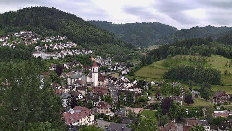 Dieses Bild zeigt eine Webcam-Aufnahme von Ottenhöfen, aufgenommen am Sonntag, den 31.05.2026 um 18:40 Uhr
