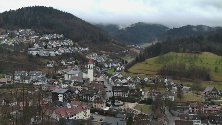 Dieses Bild zeigt eine Webcam-Aufnahme von Ottenhöfen, aufgenommen am Montag, den 26.01.2026 um 12:50 Uhr