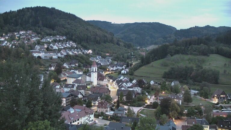 Dieses Bild zeigt eine Webcam-Aufnahme von Ottenhöfen, aufgenommen am Mittwoch, den 07.10.2026 um 19:10 Uhr