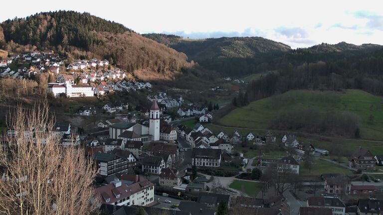 Dieses Bild zeigt eine Webcam-Aufnahme von Ottenhöfen, aufgenommen am Sonntag, den 01.03.2026 um 17:20 Uhr