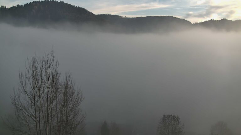 Dieses Bild zeigt eine Webcam-Aufnahme von Ottenhöfen, aufgenommen am Montag, den 15.12.2025 um 15:30 Uhr