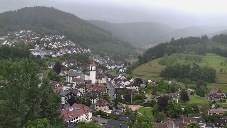 Dieses Bild zeigt eine Webcam-Aufnahme von Ottenhöfen, aufgenommen am Donnerstag, den 11.06.2026 um 08:10 Uhr