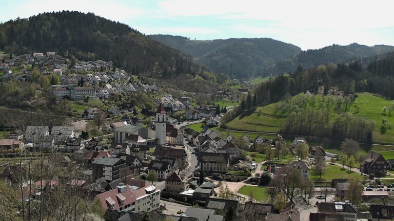 Dieses Bild zeigt eine Webcam-Aufnahme von Ottenhöfen, aufgenommen am Donnerstag, den 09.04.2026 um 14:00 Uhr