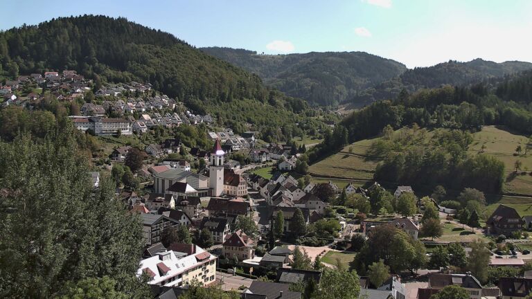 Dieses Bild zeigt eine Webcam-Aufnahme von Ottenhöfen, aufgenommen am Dienstag, den 08.09.2026 um 15:00 Uhr