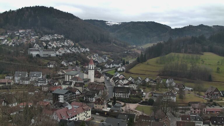 Dieses Bild zeigt eine Webcam-Aufnahme von Ottenhöfen, aufgenommen am Freitag, den 30.01.2026 um 13:20 Uhr