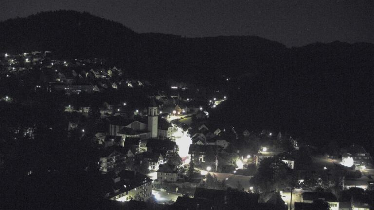 Dieses Bild zeigt eine Webcam-Aufnahme von Ottenhöfen, aufgenommen am Sonntag, den 05.07.2026 um 01:00 Uhr