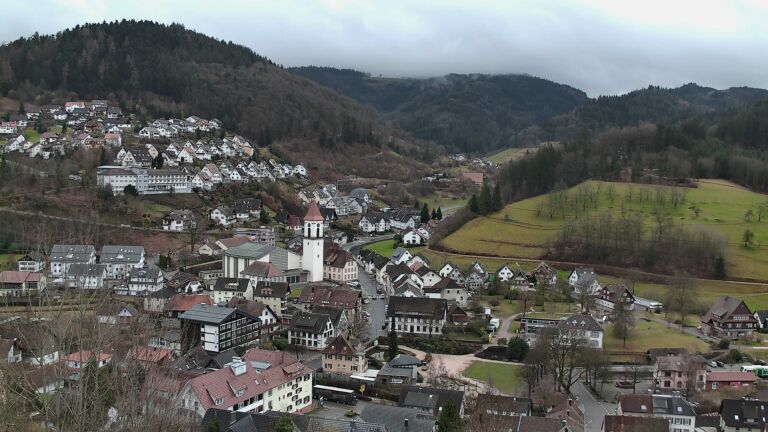 Dieses Bild zeigt eine Webcam-Aufnahme von Ottenhöfen, aufgenommen am Freitag, den 13.02.2026 um 11:30 Uhr