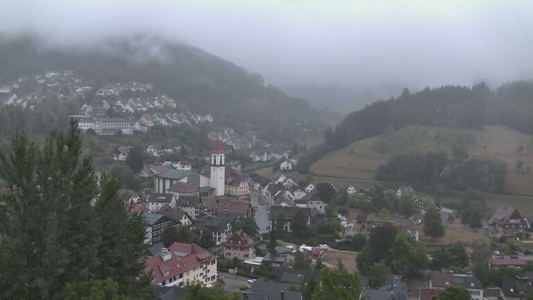 Dieses Bild zeigt eine Webcam-Aufnahme von Ottenhöfen, aufgenommen am Freitag, den 21.08.2026 um 20:00 Uhr