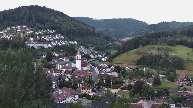 Dieses Bild zeigt eine Webcam-Aufnahme von Ottenhöfen, aufgenommen am Dienstag, den 30.06.2026 um 05:30 Uhr