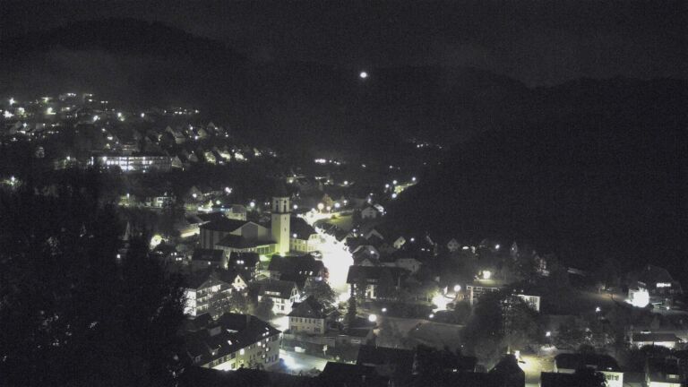 Dieses Bild zeigt eine Webcam-Aufnahme von Ottenhöfen, aufgenommen am Sonntag, den 18.10.2026 um 20:30 Uhr