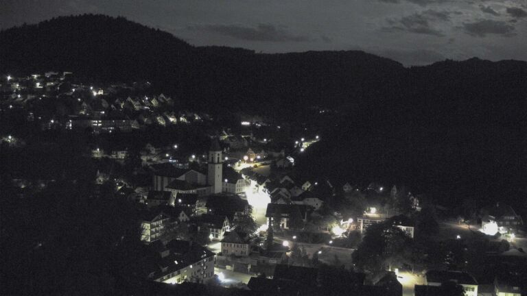 Dieses Bild zeigt eine Webcam-Aufnahme von Ottenhöfen, aufgenommen am Montag, den 24.08.2026 um 23:30 Uhr