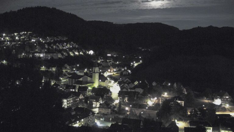 Dieses Bild zeigt eine Webcam-Aufnahme von Ottenhöfen, aufgenommen am Sonntag, den 23.08.2026 um 21:30 Uhr