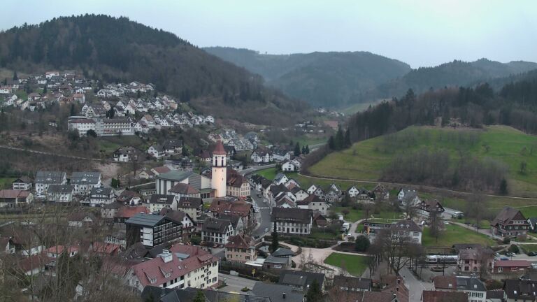 Dieses Bild zeigt eine Webcam-Aufnahme von Ottenhöfen, aufgenommen am Samstag, den 21.03.2026 um 18:20 Uhr