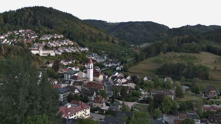 Dieses Bild zeigt eine Webcam-Aufnahme von Ottenhöfen, aufgenommen am Dienstag, den 01.09.2026 um 19:20 Uhr