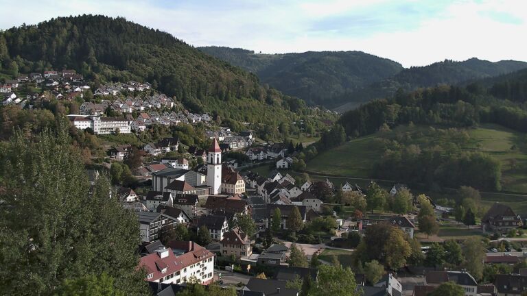 Dieses Bild zeigt eine Webcam-Aufnahme von Ottenhöfen, aufgenommen am Dienstag, den 29.09.2026 um 17:00 Uhr