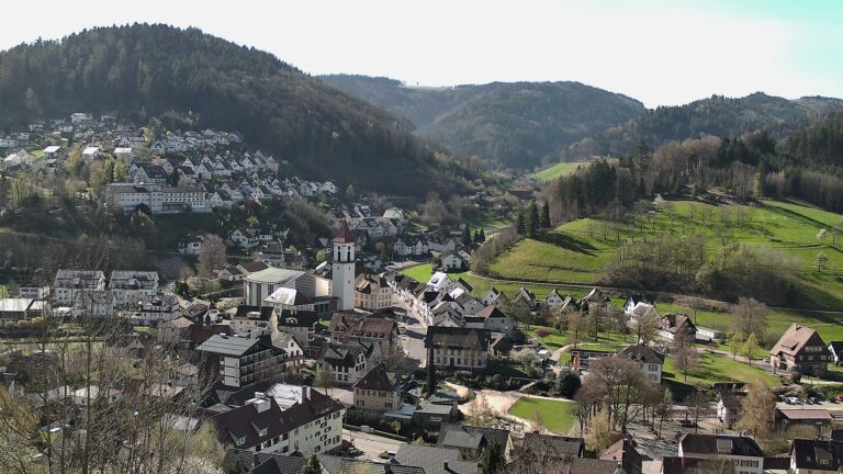 Dieses Bild zeigt eine Webcam-Aufnahme von Ottenhöfen, aufgenommen am Dienstag, den 07.04.2026 um 10:20 Uhr