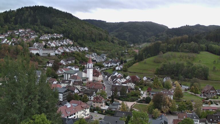 Dieses Bild zeigt eine Webcam-Aufnahme von Ottenhöfen, aufgenommen am Samstag, den 24.10.2026 um 09:50 Uhr