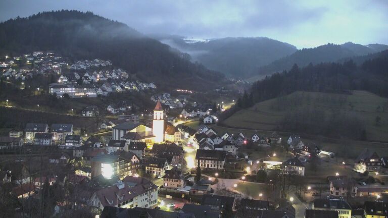 Dieses Bild zeigt eine Webcam-Aufnahme von Ottenhöfen, aufgenommen am Donnerstag, den 29.01.2026 um 17:50 Uhr