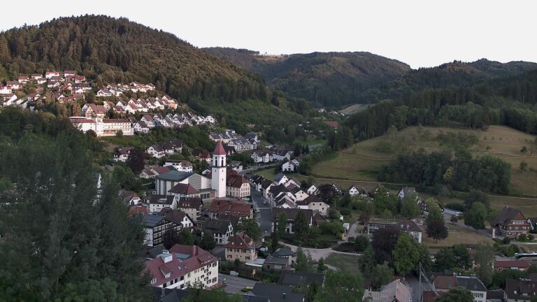 Dieses Bild zeigt eine Webcam-Aufnahme von Ottenhöfen, aufgenommen am Montag, den 20.07.2026 um 20:50 Uhr