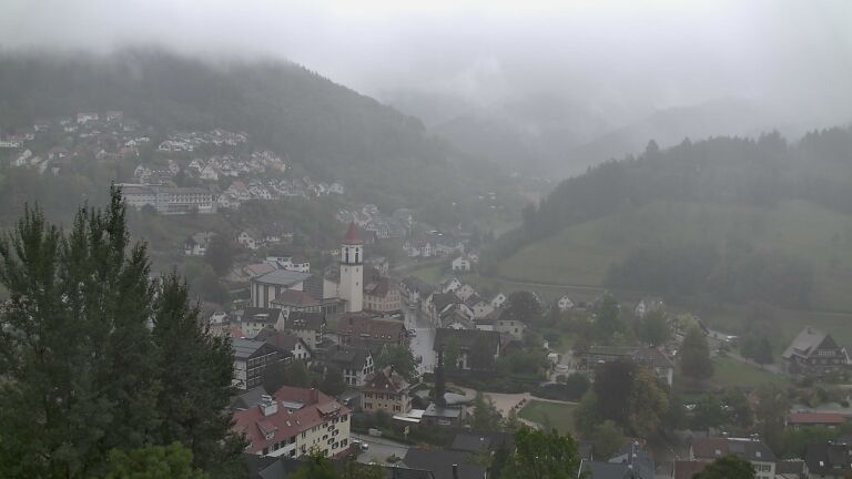 Dieses Bild zeigt eine Webcam-Aufnahme von Ottenhöfen, aufgenommen am Donnerstag, den 08.10.2026 um 13:20 Uhr
