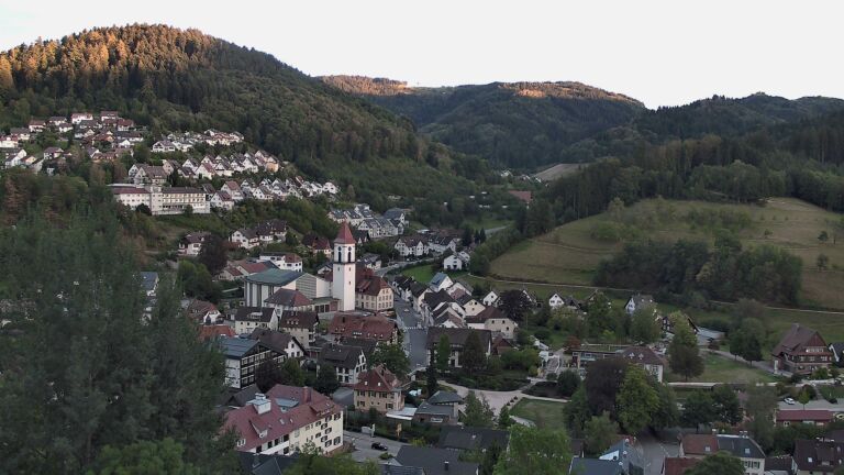 Dieses Bild zeigt eine Webcam-Aufnahme von Ottenhöfen, aufgenommen am Freitag, den 04.09.2026 um 19:50 Uhr