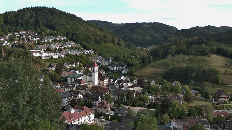 Dieses Bild zeigt eine Webcam-Aufnahme von Ottenhöfen, aufgenommen am Dienstag, den 01.09.2026 um 18:30 Uhr